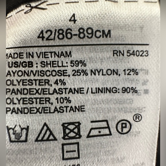 BANANA REPUBLIC TOP - Picture 4 of 4